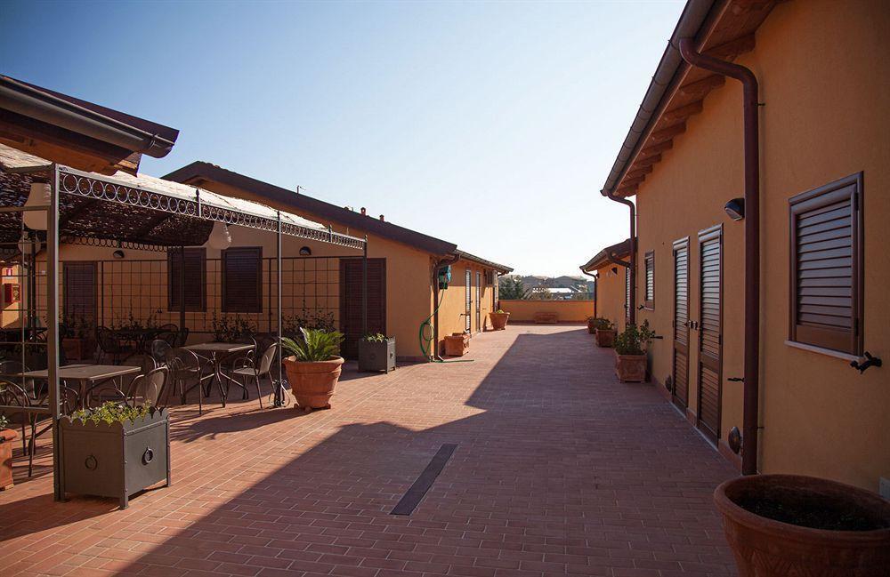 "La Terrazza Di Castiglione" Appartamenti Vacanza กาส์ตีจลิโอเน เดลลา เปสกายา ภายนอก รูปภาพ
