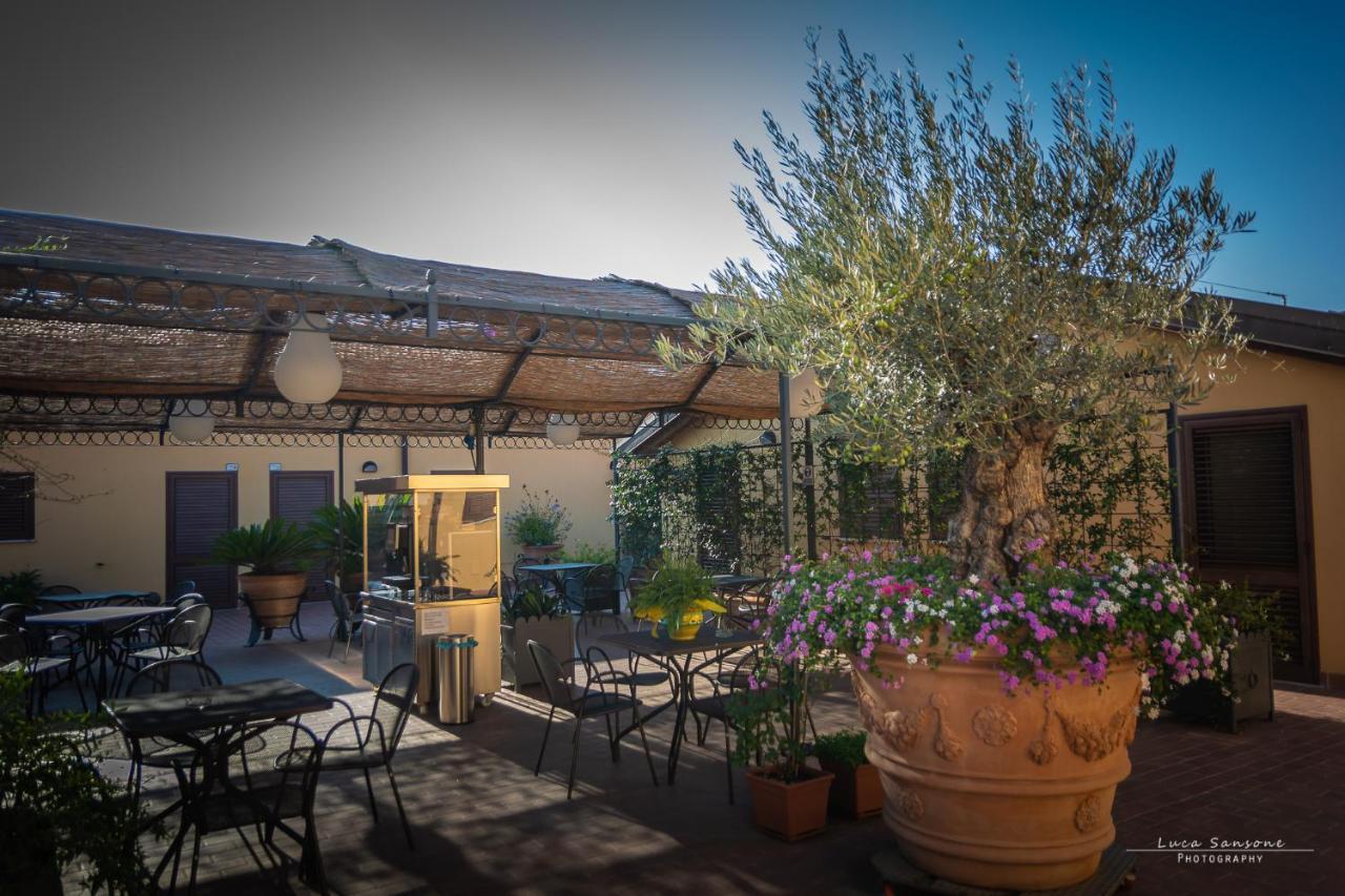 "La Terrazza Di Castiglione" Appartamenti Vacanza กาส์ตีจลิโอเน เดลลา เปสกายา ภายนอก รูปภาพ