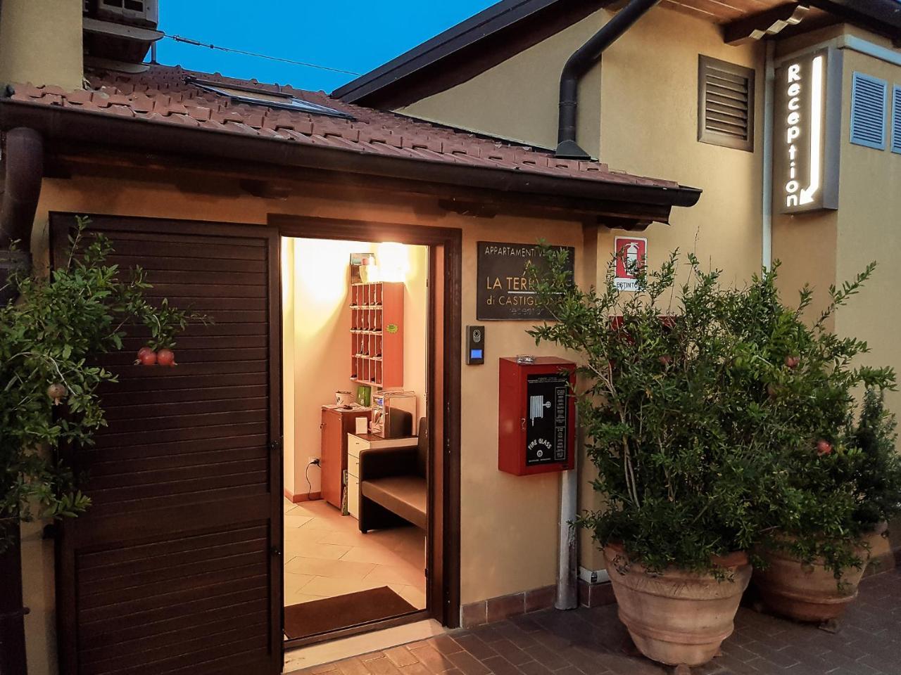 "La Terrazza Di Castiglione" Appartamenti Vacanza กาส์ตีจลิโอเน เดลลา เปสกายา ภายนอก รูปภาพ