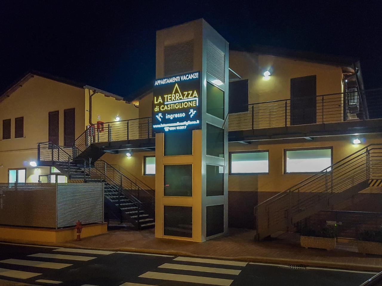 "La Terrazza Di Castiglione" Appartamenti Vacanza กาส์ตีจลิโอเน เดลลา เปสกายา ภายนอก รูปภาพ